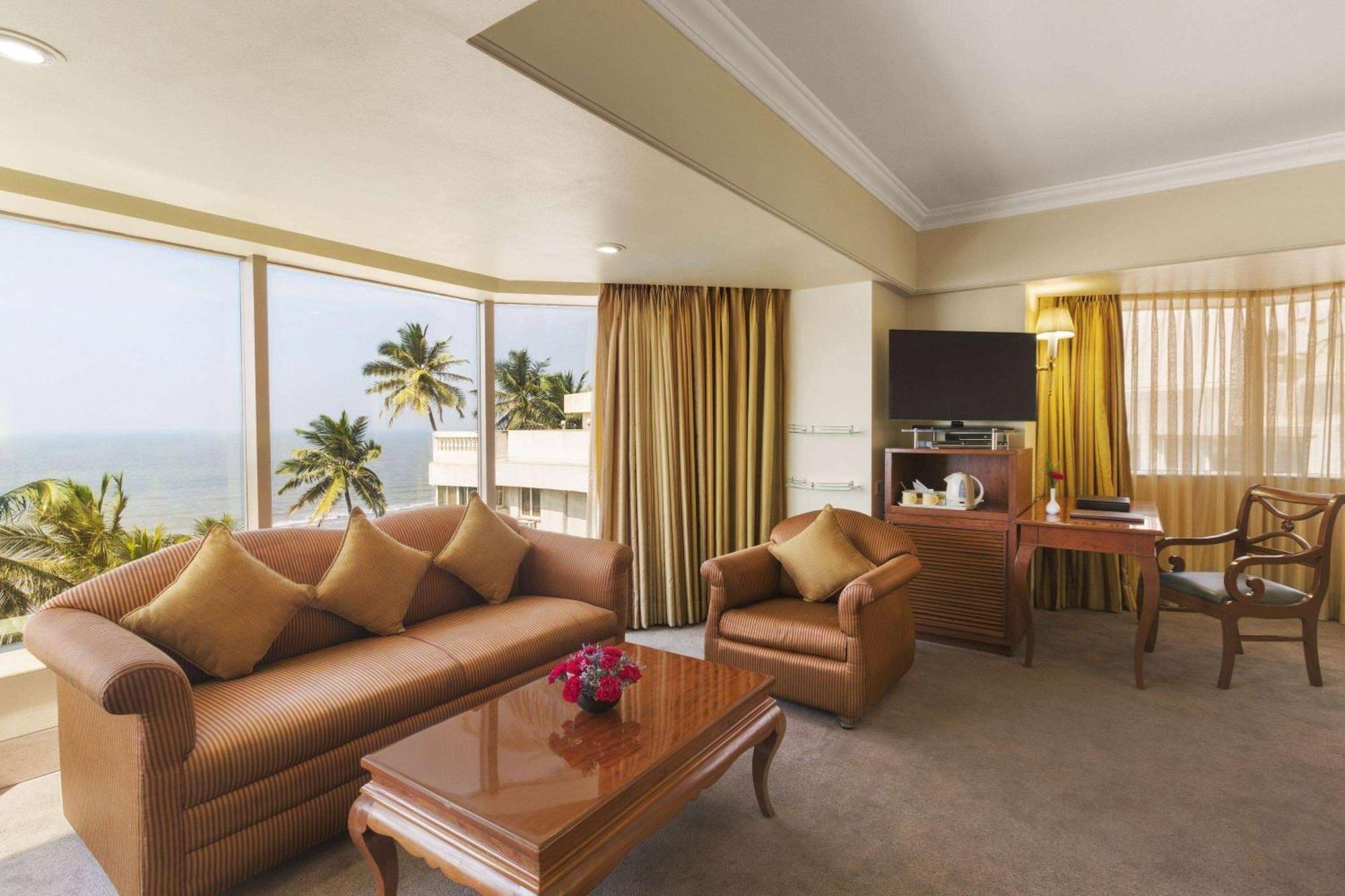 Hotel Ramada Plaza By Wyndham Palm Grove Bombay Exterior foto