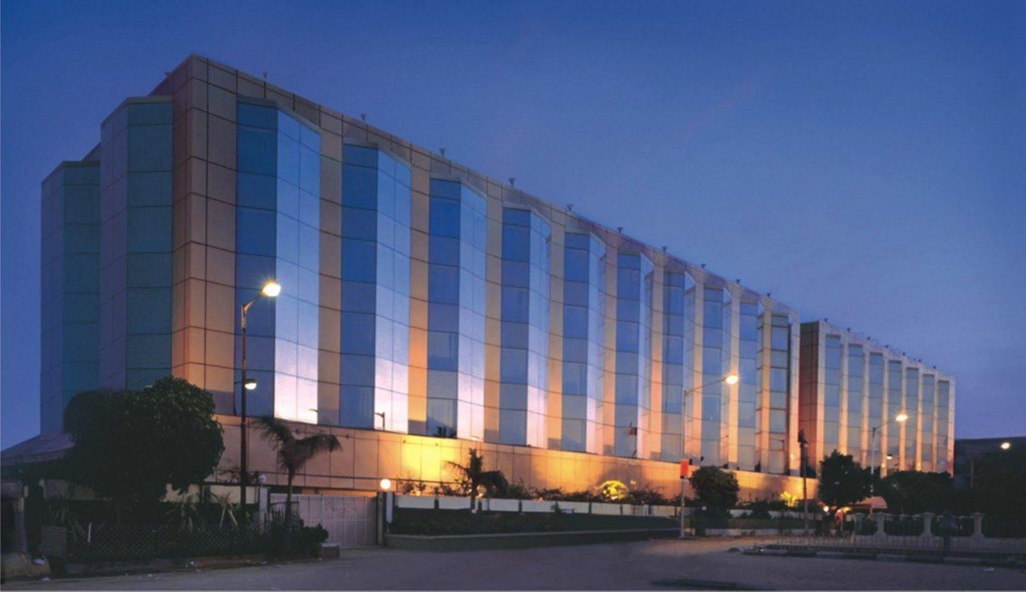 Hotel Ramada Plaza By Wyndham Palm Grove Bombay Exterior foto The 5-star Grand Hotel